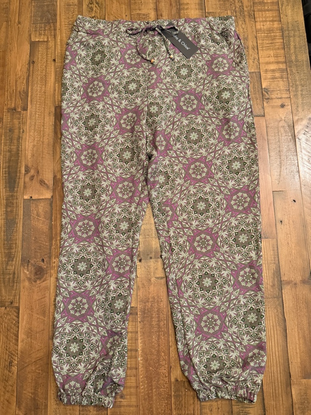 Alisha & Chloe Olive Medallion Print Elastic Waist & Cuff Lounge Pants NWT
